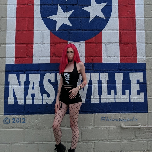 Meet your Posher, Hayleigh - Picture 3 of 3